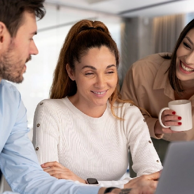 Background-system-komunikacji-z-klientem-box-screen-1