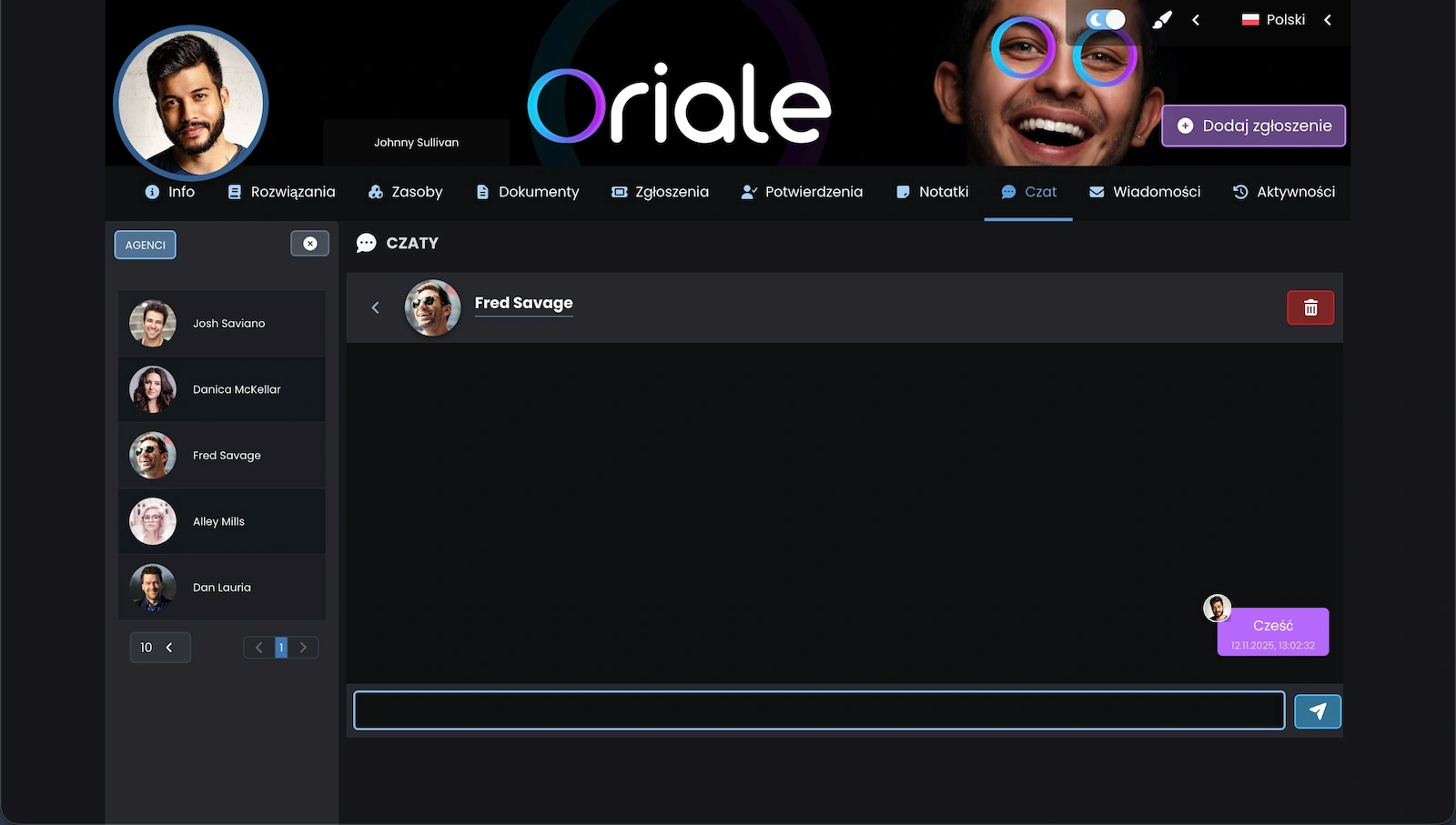 Zrzut ekranu pokazujący chat dostępny dla klientów i pracowników na Portalu klienta.